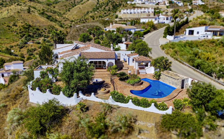 Revente - Villa -
Vinuela - Inland