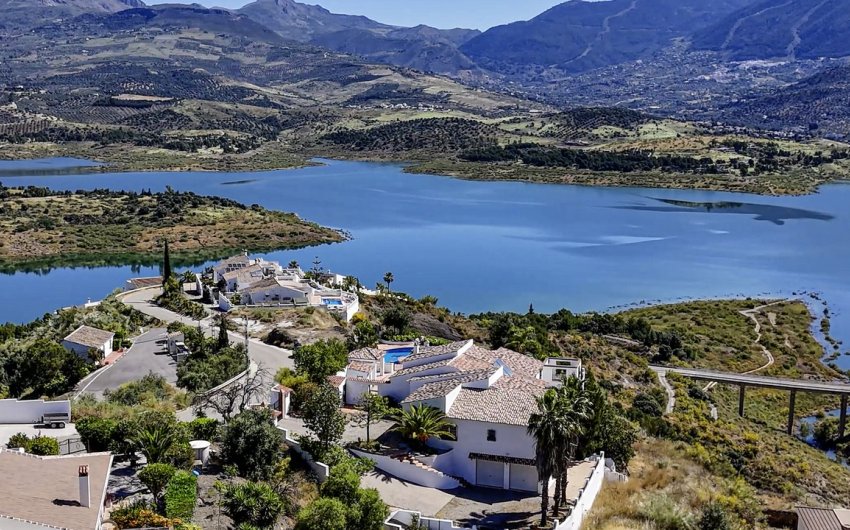 Revente - Villa -
Vinuela - Inland