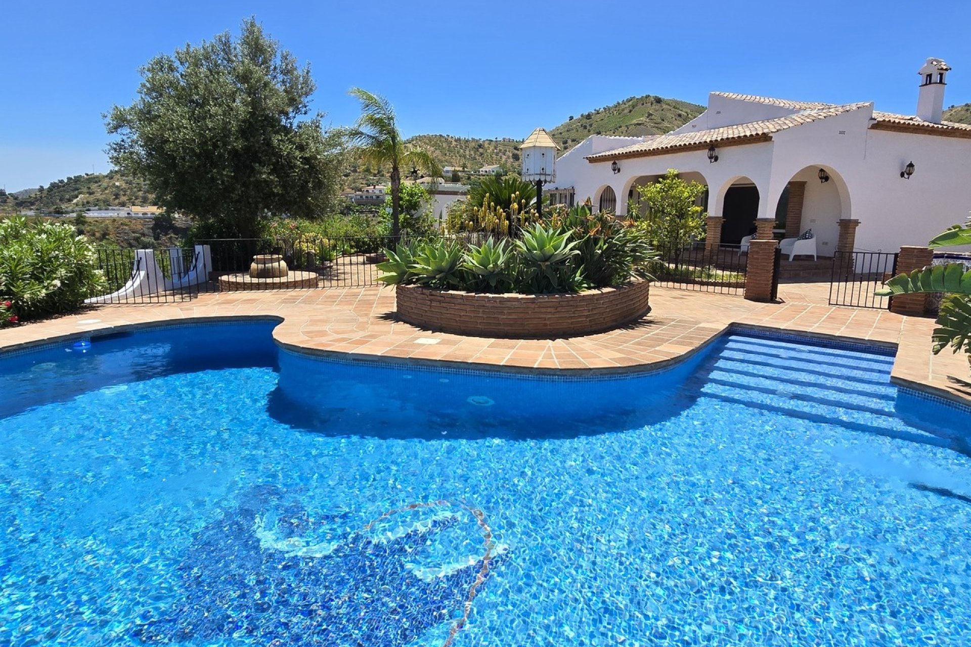 Revente - Villa -
Vinuela - Inland