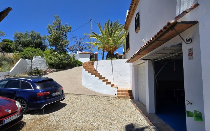 Revente - Villa -
Vinuela - Inland