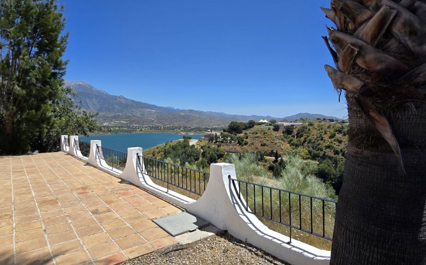 Revente - Villa -
Vinuela - Inland