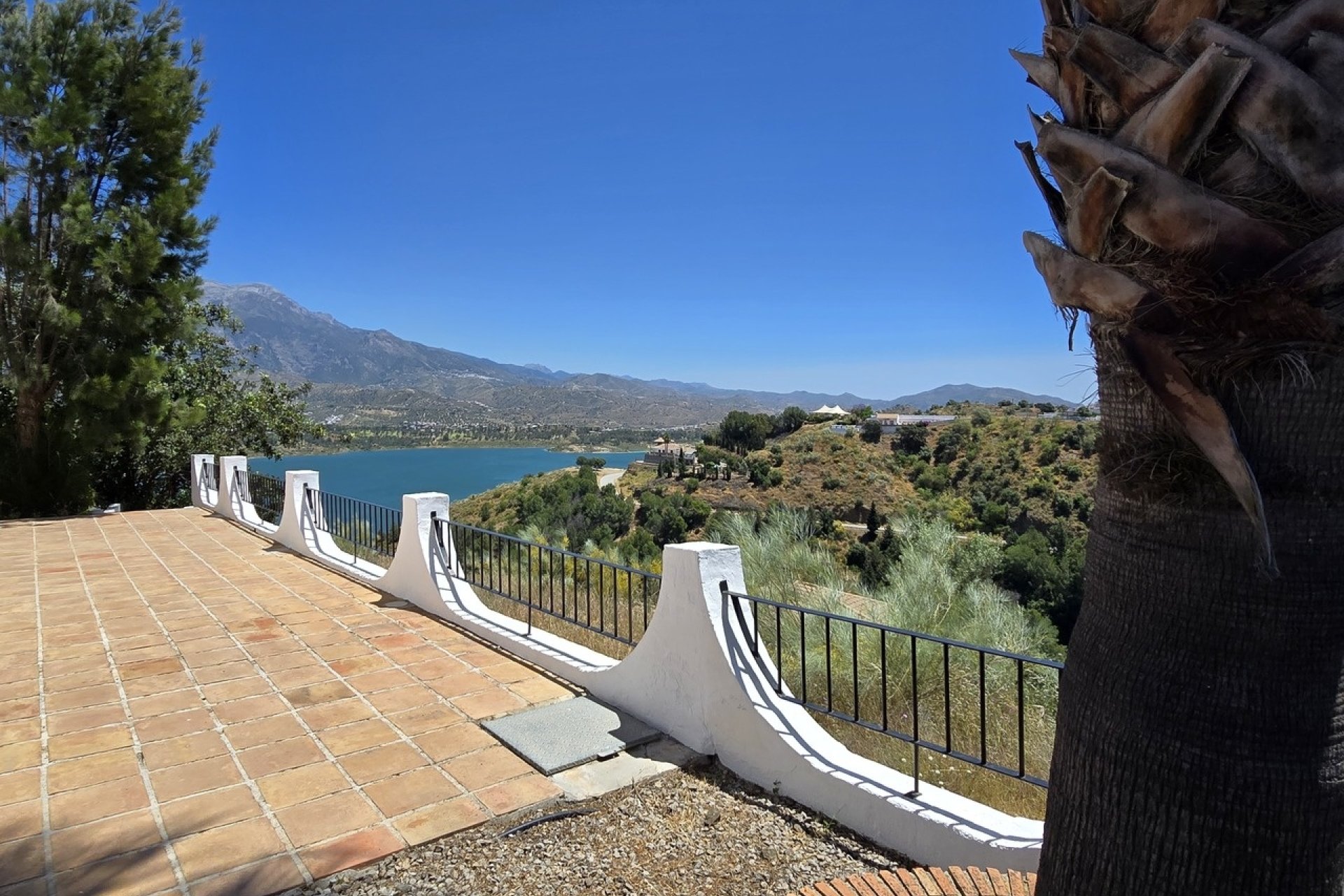 Revente - Villa -
Vinuela - Inland