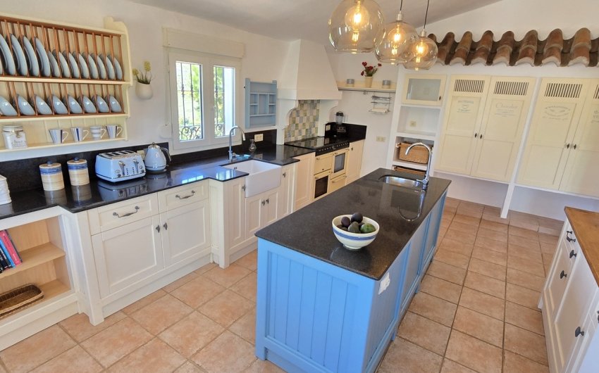 Revente - Villa -
Vinuela - Inland