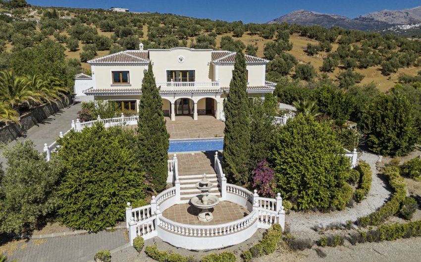 Revente - Villa -
Vinuela - Inland