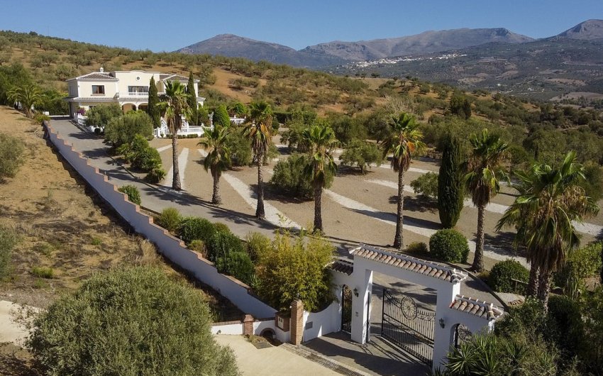 Revente - Villa -
Vinuela - Inland