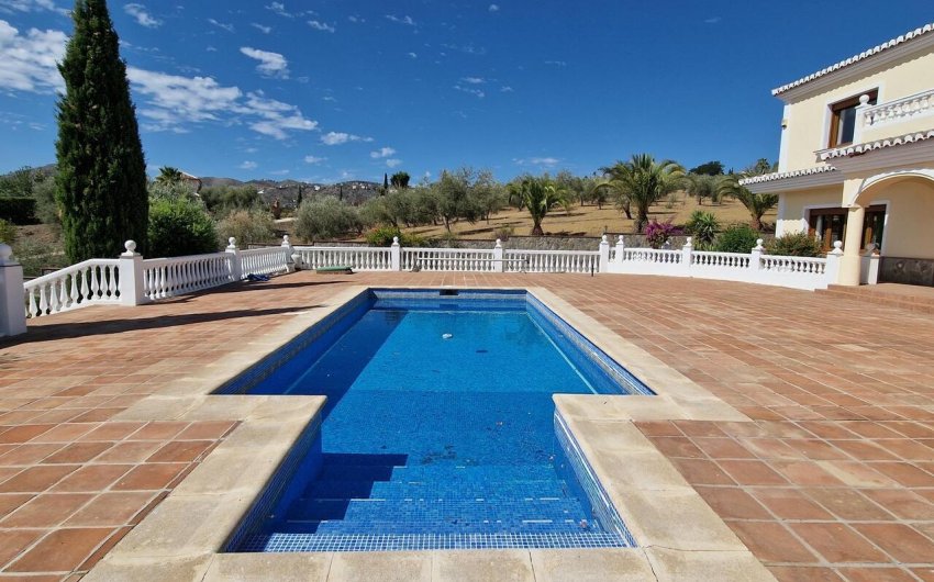 Revente - Villa -
Vinuela - Inland