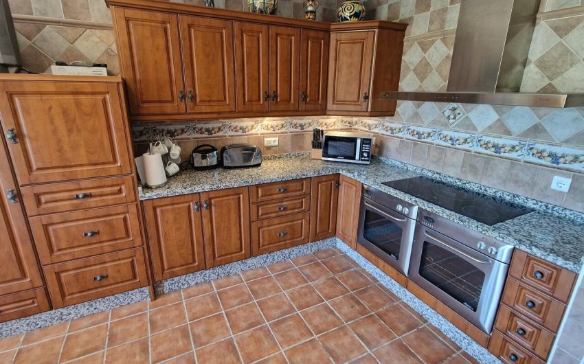 Revente - Villa -
Vinuela - Inland