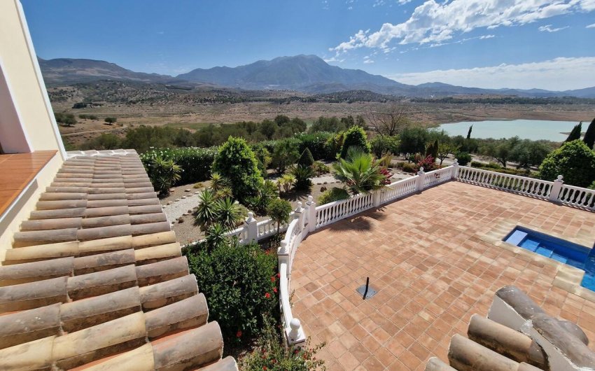 Revente - Villa -
Vinuela - Inland