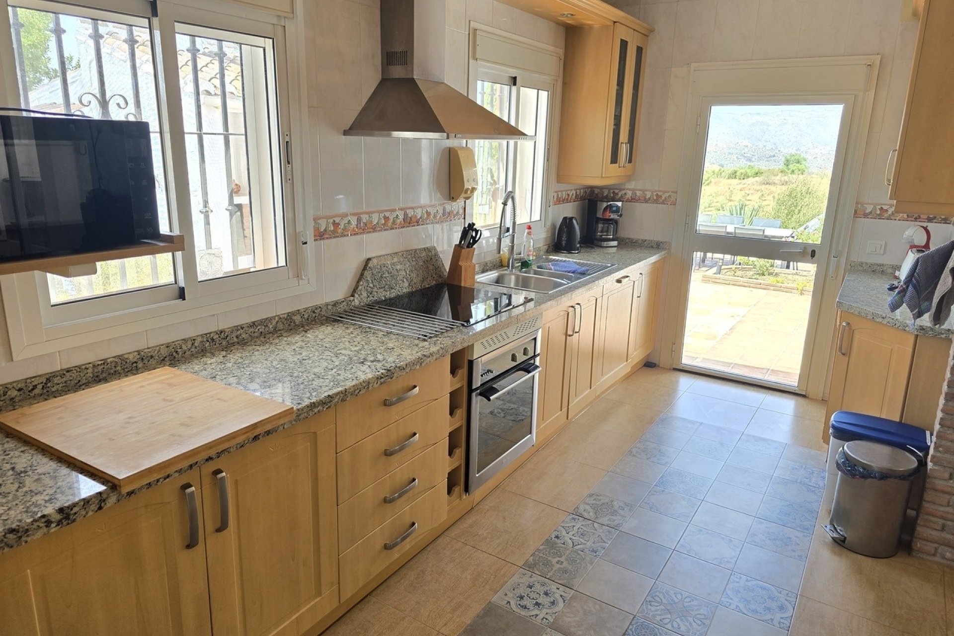 Revente - Villa -
Vinuela - Inland