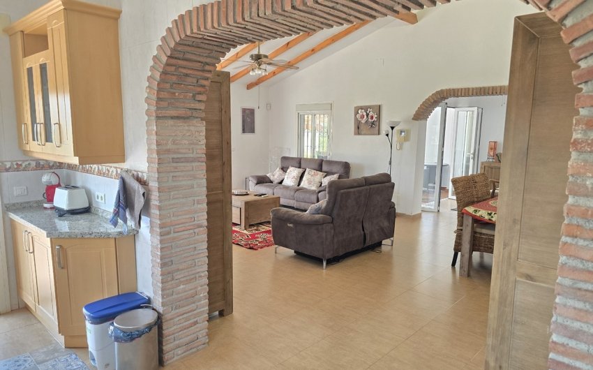 Revente - Villa -
Vinuela - Inland