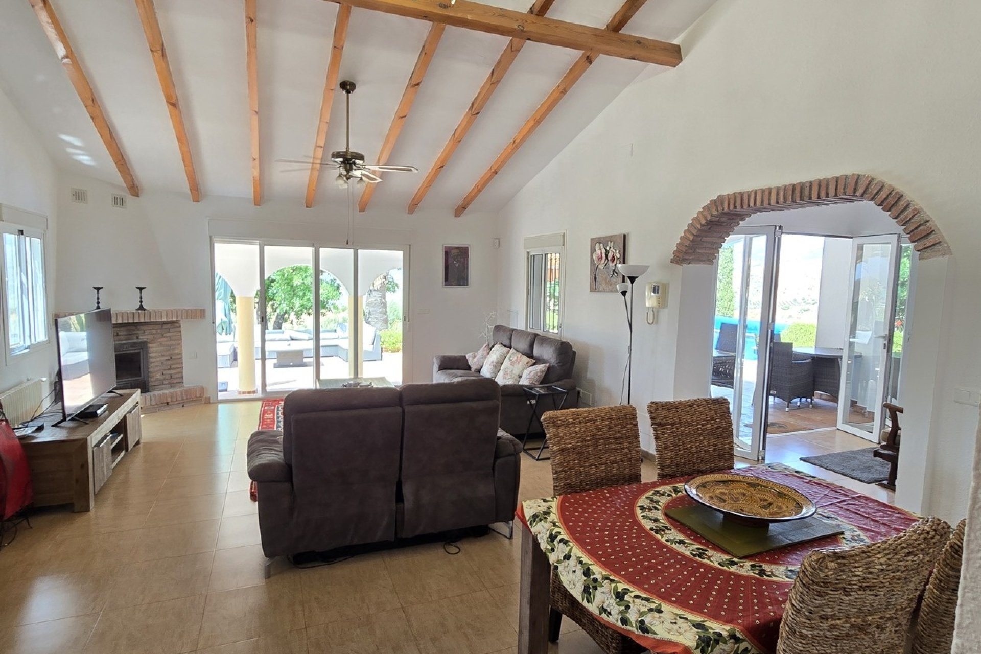 Revente - Villa -
Vinuela - Inland