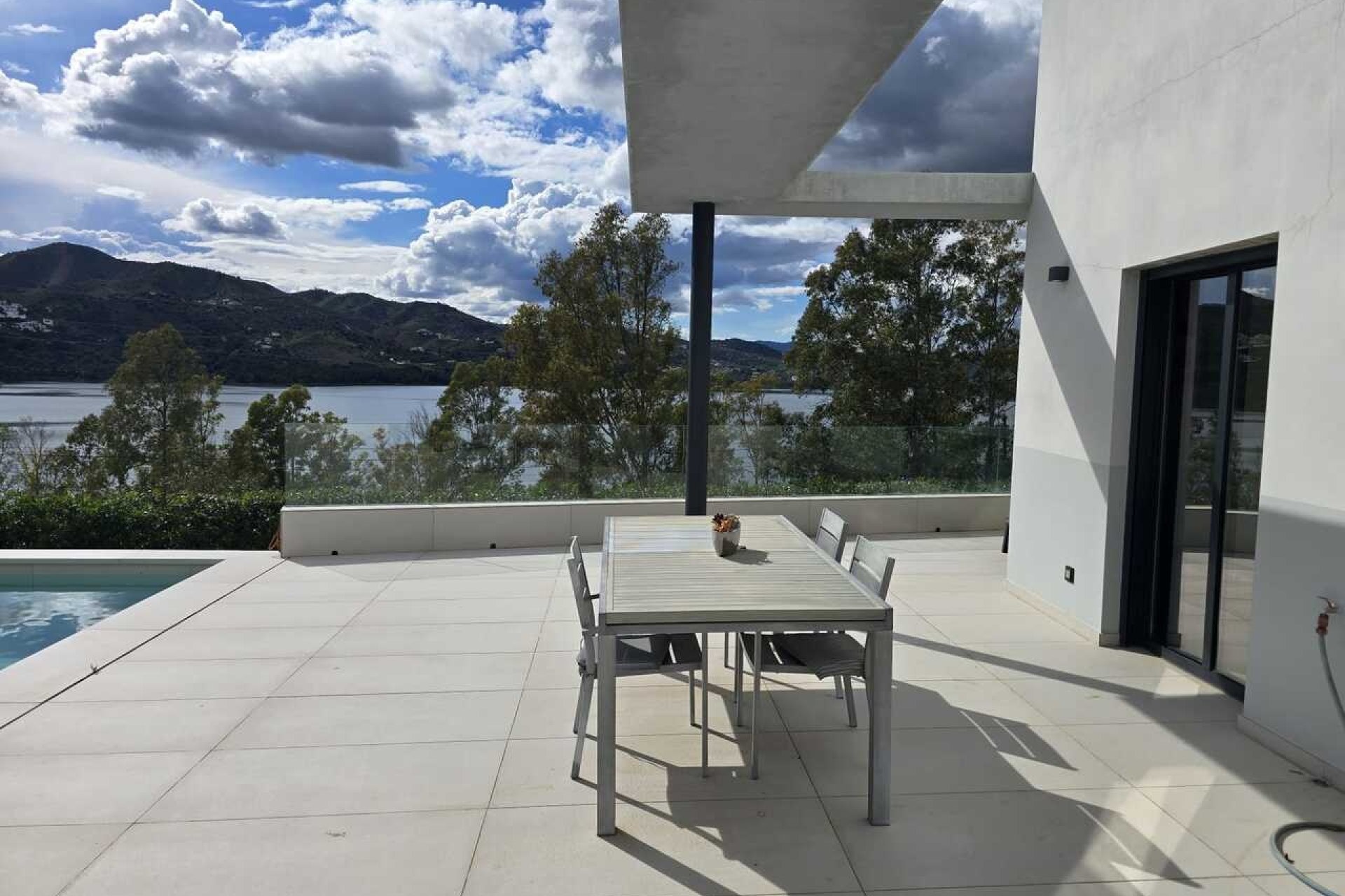 Revente - Villa -
Vinuela - Inland