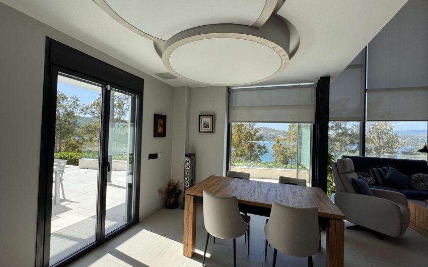 Revente - Villa -
Vinuela - Inland