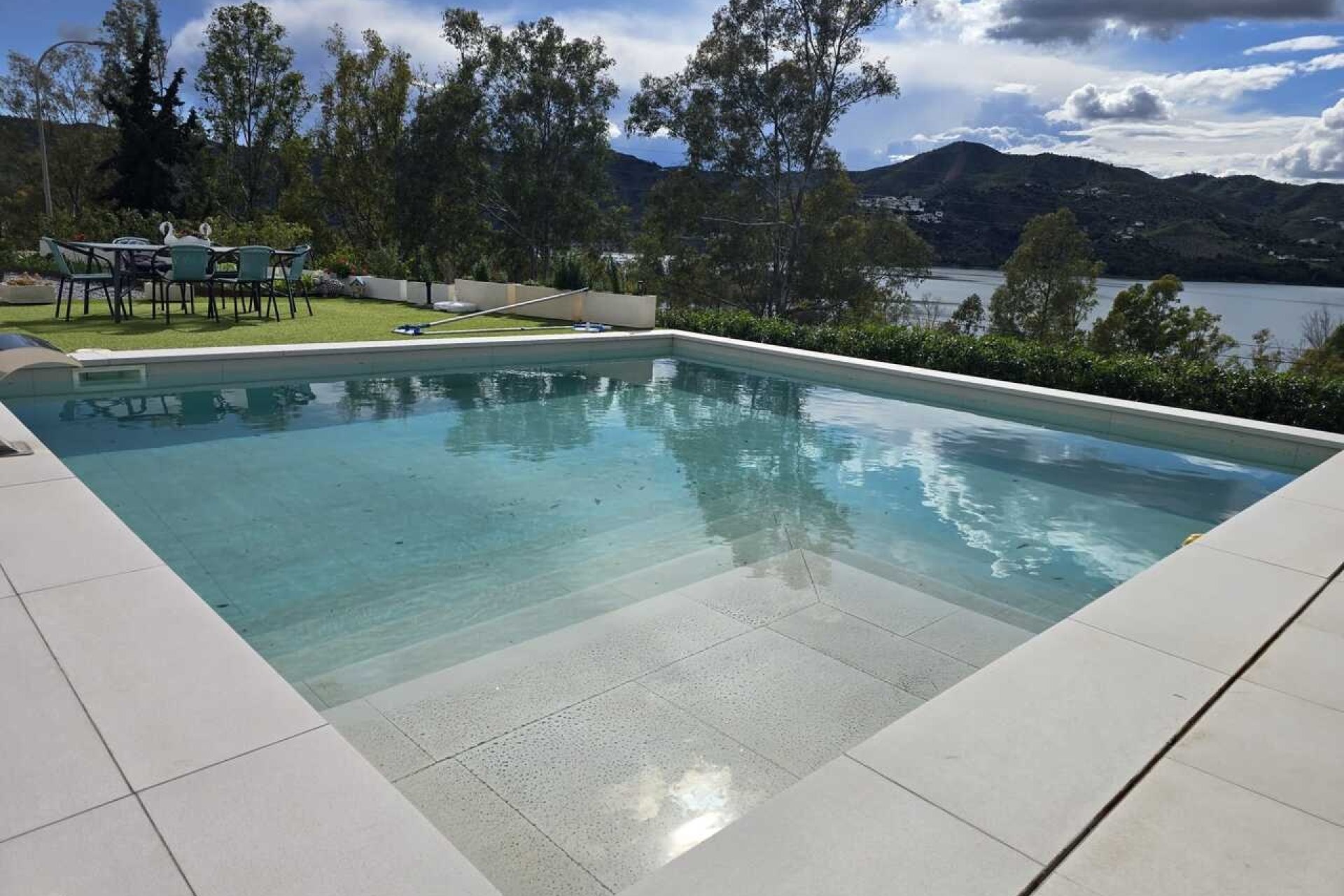 Revente - Villa -
Vinuela - Inland