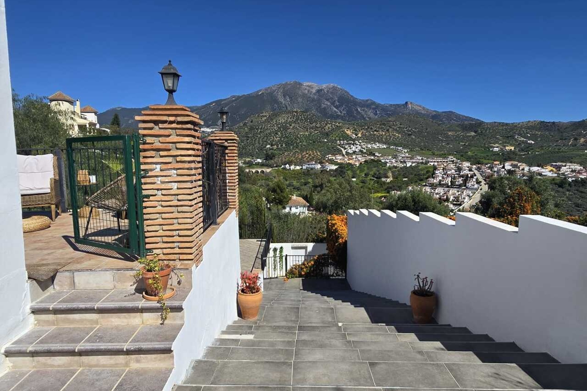 Revente - Villa -
Vinuela - Inland