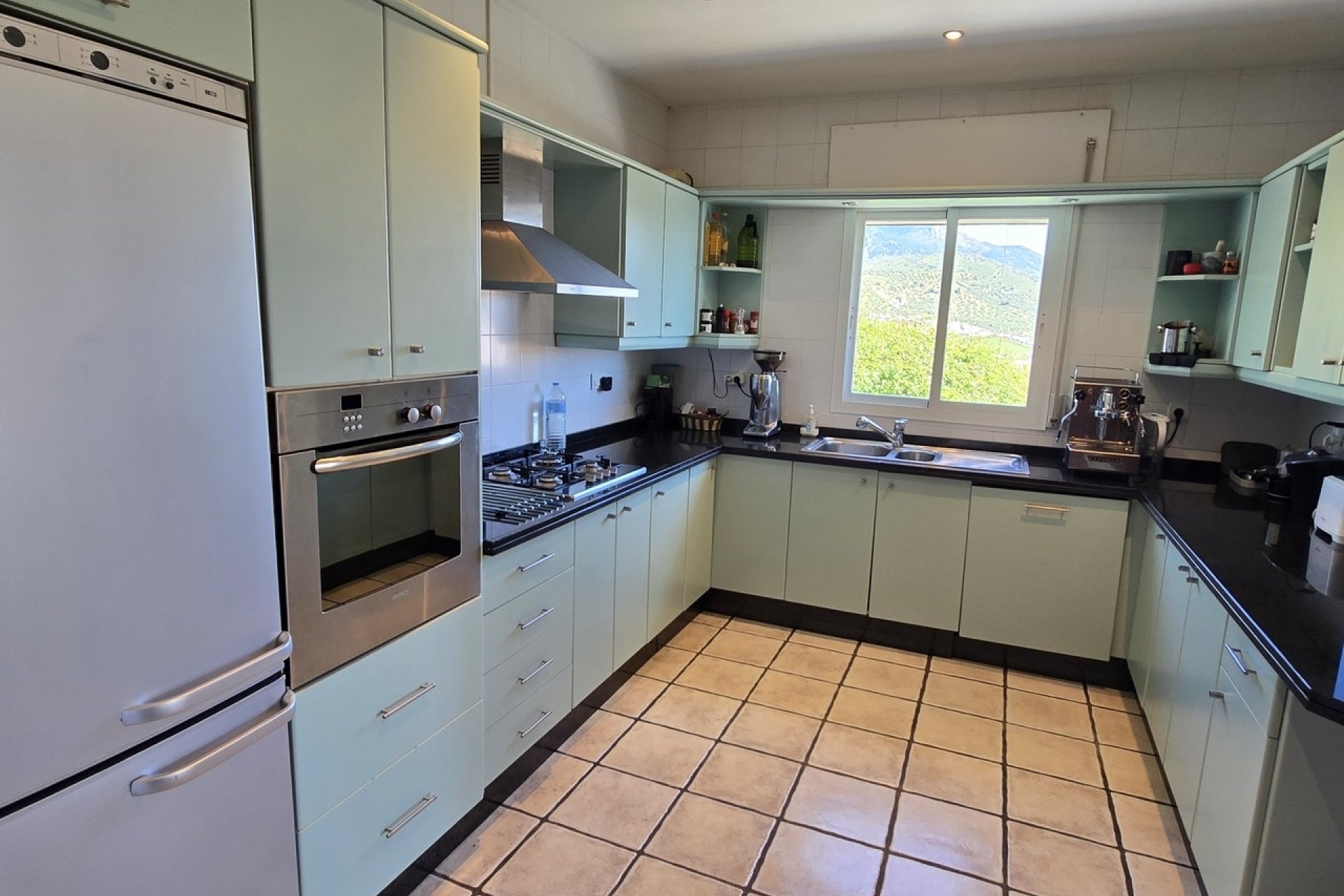 Revente - Villa -
Vinuela - Inland