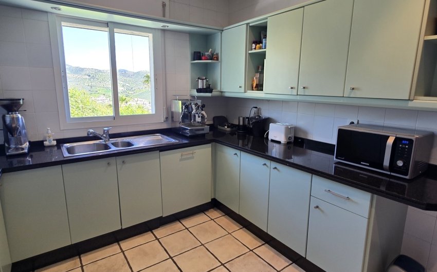 Revente - Villa -
Vinuela - Inland