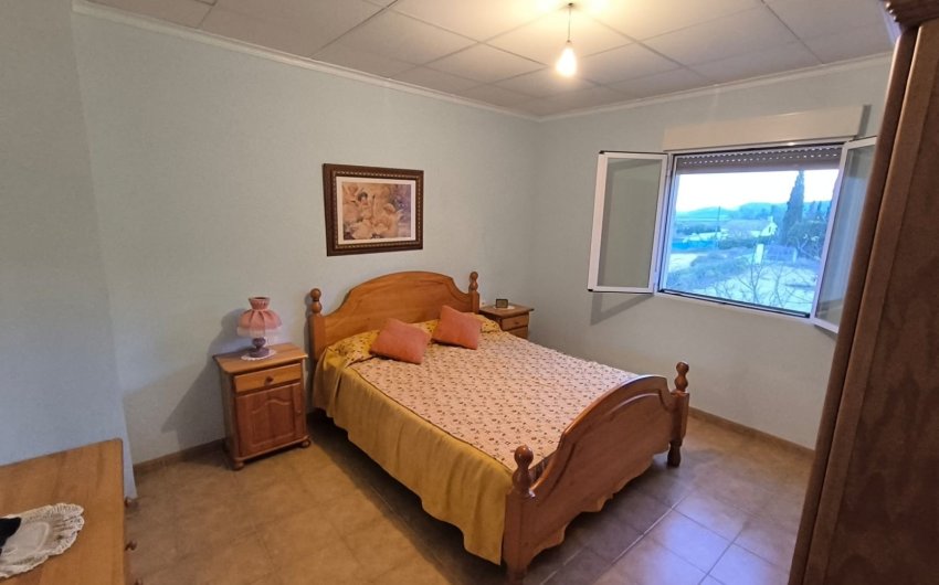 Revente - Villa -
Yecla - Inland