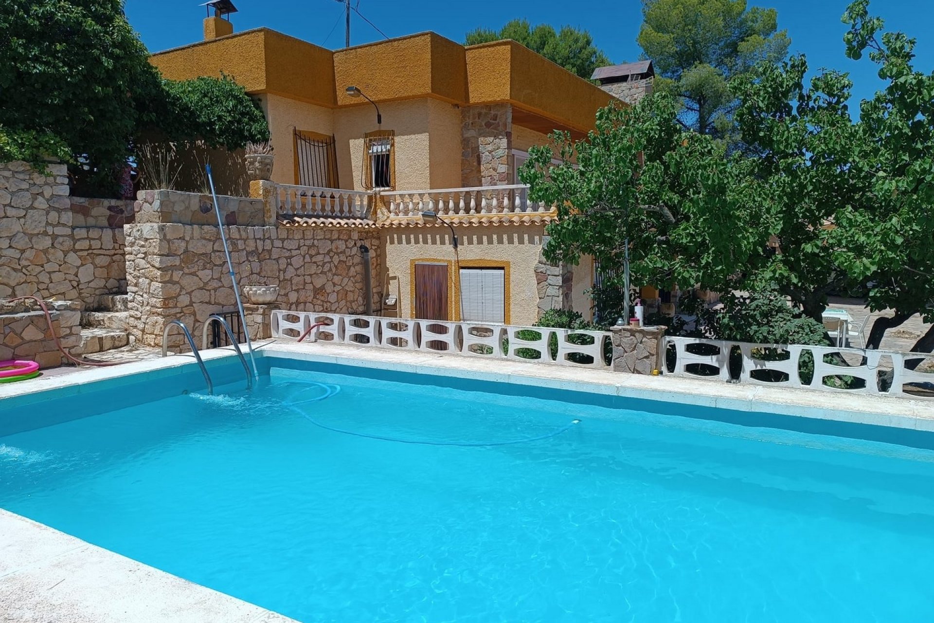 Revente - Villa -
Yecla - Inland