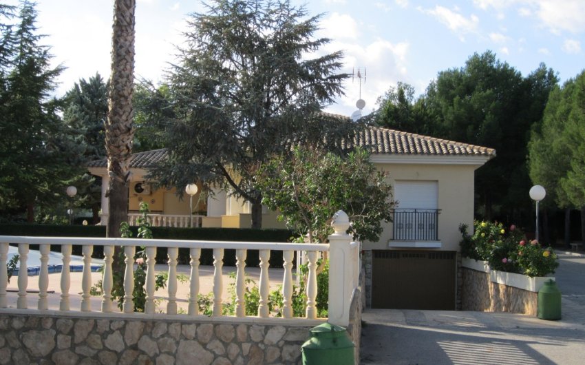 Revente - Villa -
Yecla - Inland