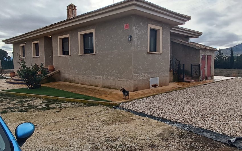 Revente - Villa -
Yecla - Inland