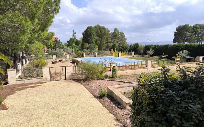 Revente - Villa -
Yecla - Inland