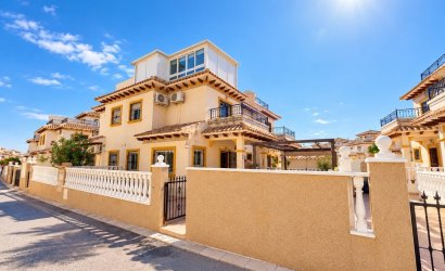 Town House - Herverkoop - La Zenia -
                Costa Blanca