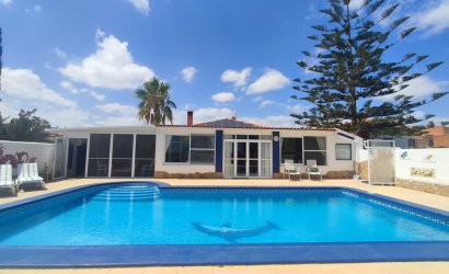 Villa - Herverkoop - Gea Y Truyols -
                Gea Y Truyols