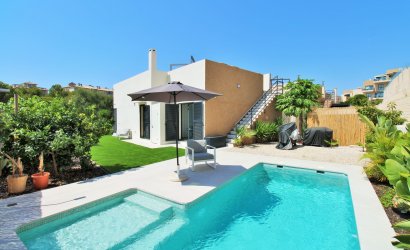 Villa - Herverkoop -
                La Zenia - MM-96557