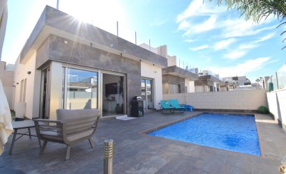 Villa - Herverkoop -
                Orihuela Costa - MM-20334