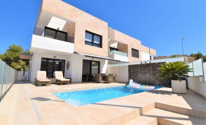 Villa - Herverkoop -
                Orihuela Costa - MM-21520