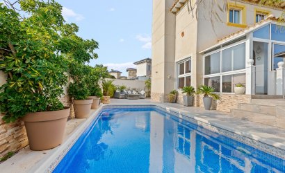 Villa - Herverkoop -
                Orihuela Costa - MM-53435