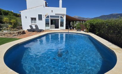 Villa - Herverkoop - Vinuela -
                Inland