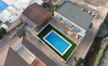 Villa - Resale - Albatera -
                Inland