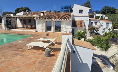 Villa - Resale - Vélez-Málaga -
                Costa del Sol