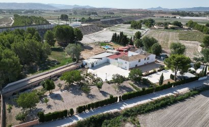 Villa - Resale -
                Villena - MM-45860