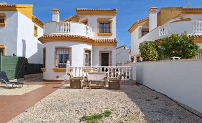 Villa - Reventa - Guardamar del Segura -
                El Raso