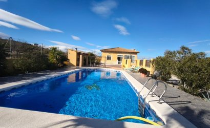 Villa - Reventa - Hondón de los Fráiles -
                Inland