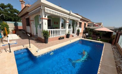 Villa - Reventa - Los Montesinos - La Herrada
