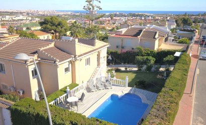 Villa - Reventa - Orihuela Costa -
                Los Balcones