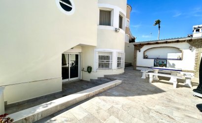 Villa - Reventa - Pinar de Campoverde -
                Inland