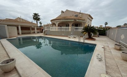 Villa - Reventa - Playa Flamenca -
                Costa Blanca