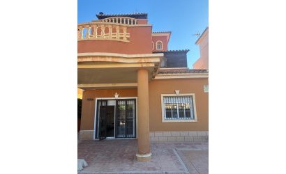 Villa - Revente - Almoradí -
                El Banet