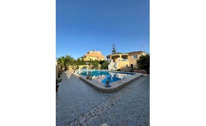 Villa - Revente - Torrevieja - Aguas Nuevas