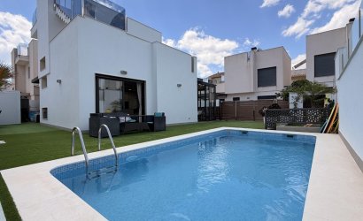 Villa - Revente - Torrevieja -
                Aguas Nuevas