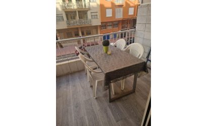 Herverkoop - Apartamento -
Torrevieja - Playa del Cura