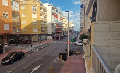 Herverkoop - Apartamento -
Torrevieja - Playa del Cura