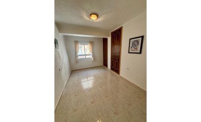 Herverkoop - Apartamento -
Torrevieja - Playa del Cura