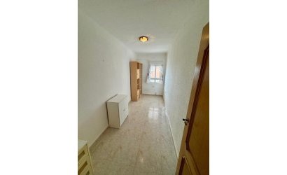 Herverkoop - Apartamento -
Torrevieja - Playa del Cura
