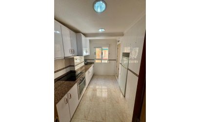 Herverkoop - Apartamento -
Torrevieja - Playa del Cura